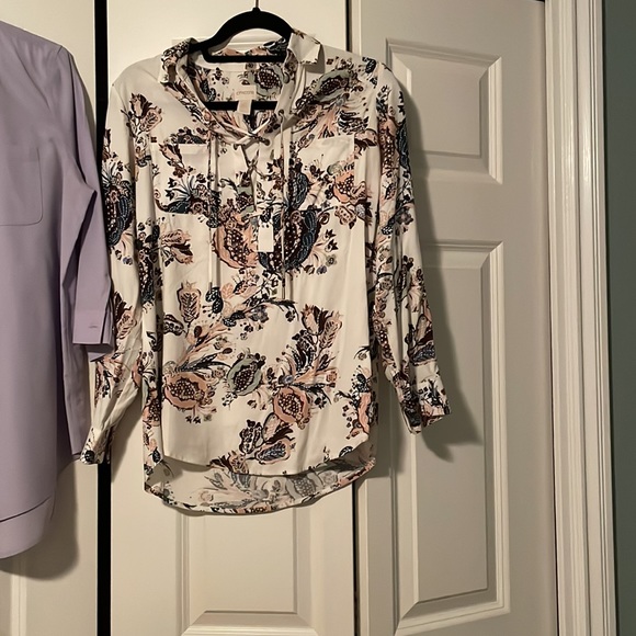 4 Chico’s Tops - Picture 3 of 5